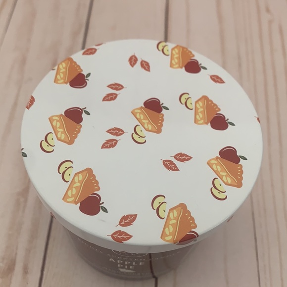 SOLD! DW Home Candle APPLE PIE - Picture 2 of 4
